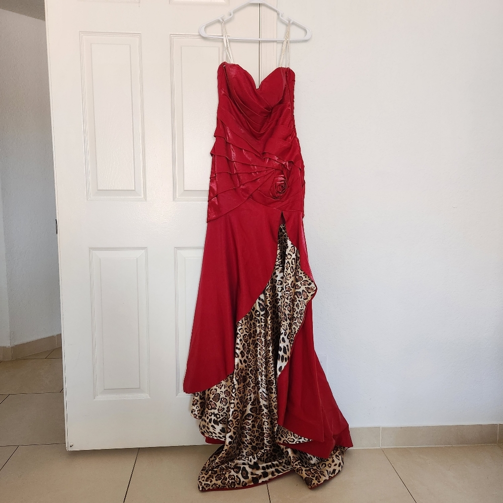 Terani Couture Red High Side Slit Strapless Evening Maxi Gown. Sz 8